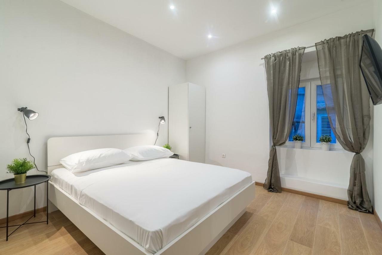 Studios & Apartments Porto Zadar Luaran gambar