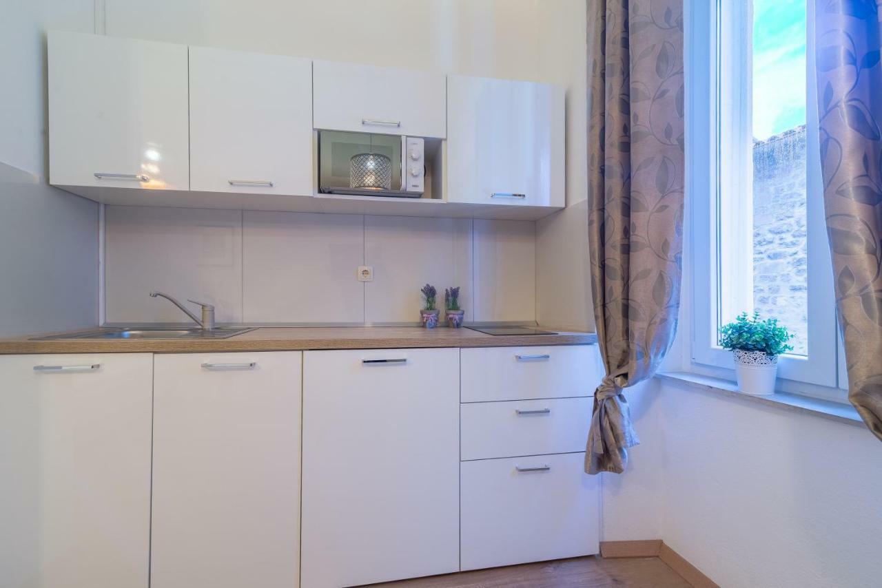 Studios & Apartments Porto Zadar Luaran gambar