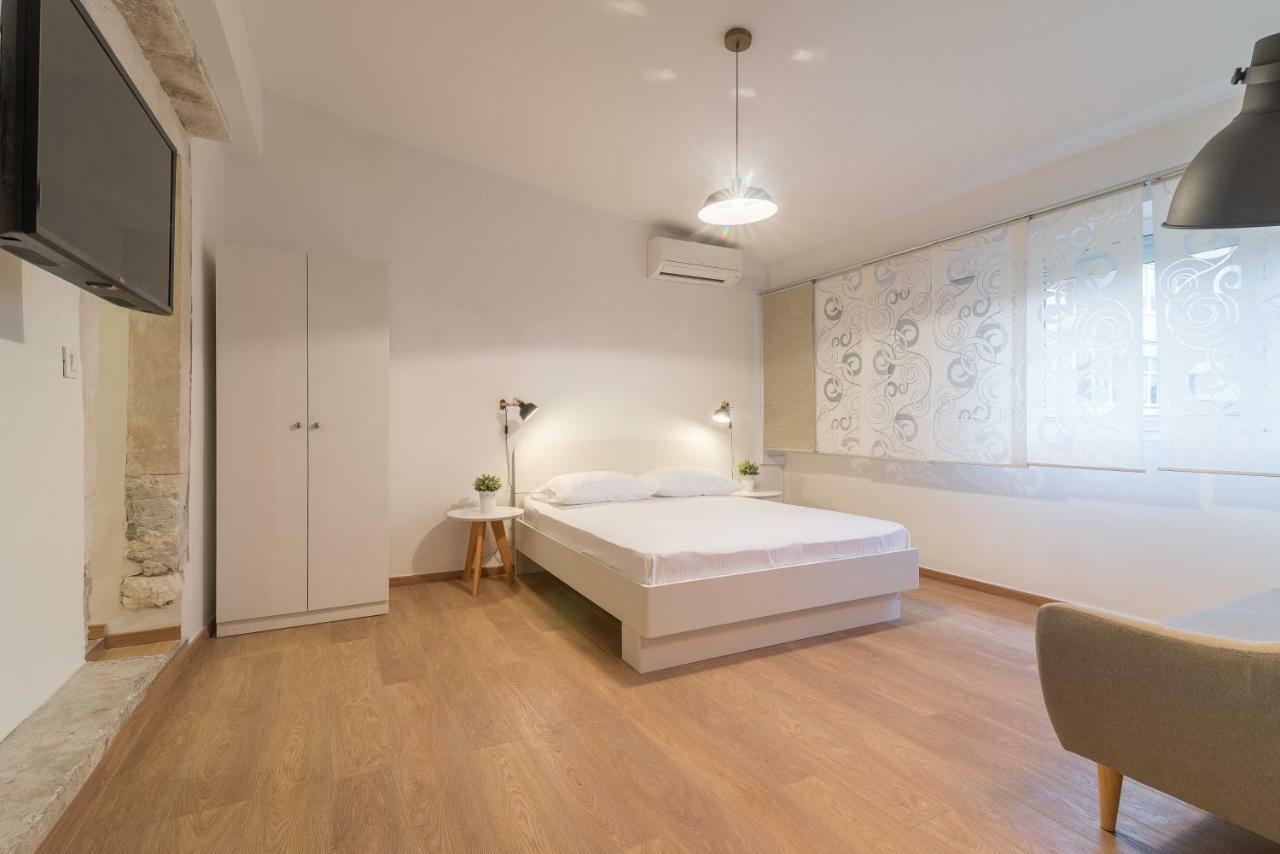 Studios & Apartments Porto Zadar Luaran gambar