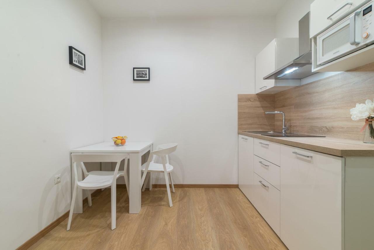 Studios & Apartments Porto Zadar Luaran gambar
