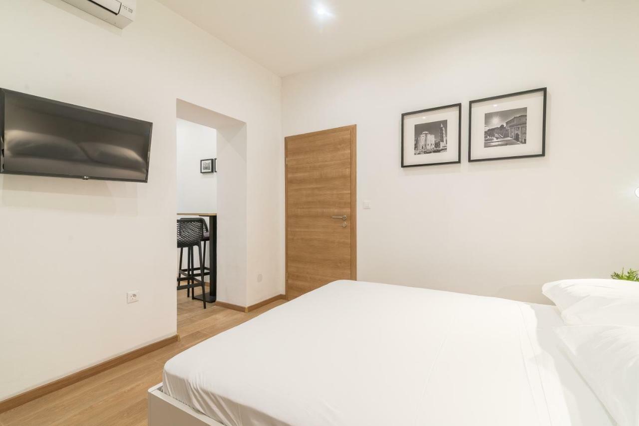 Studios & Apartments Porto Zadar Luaran gambar